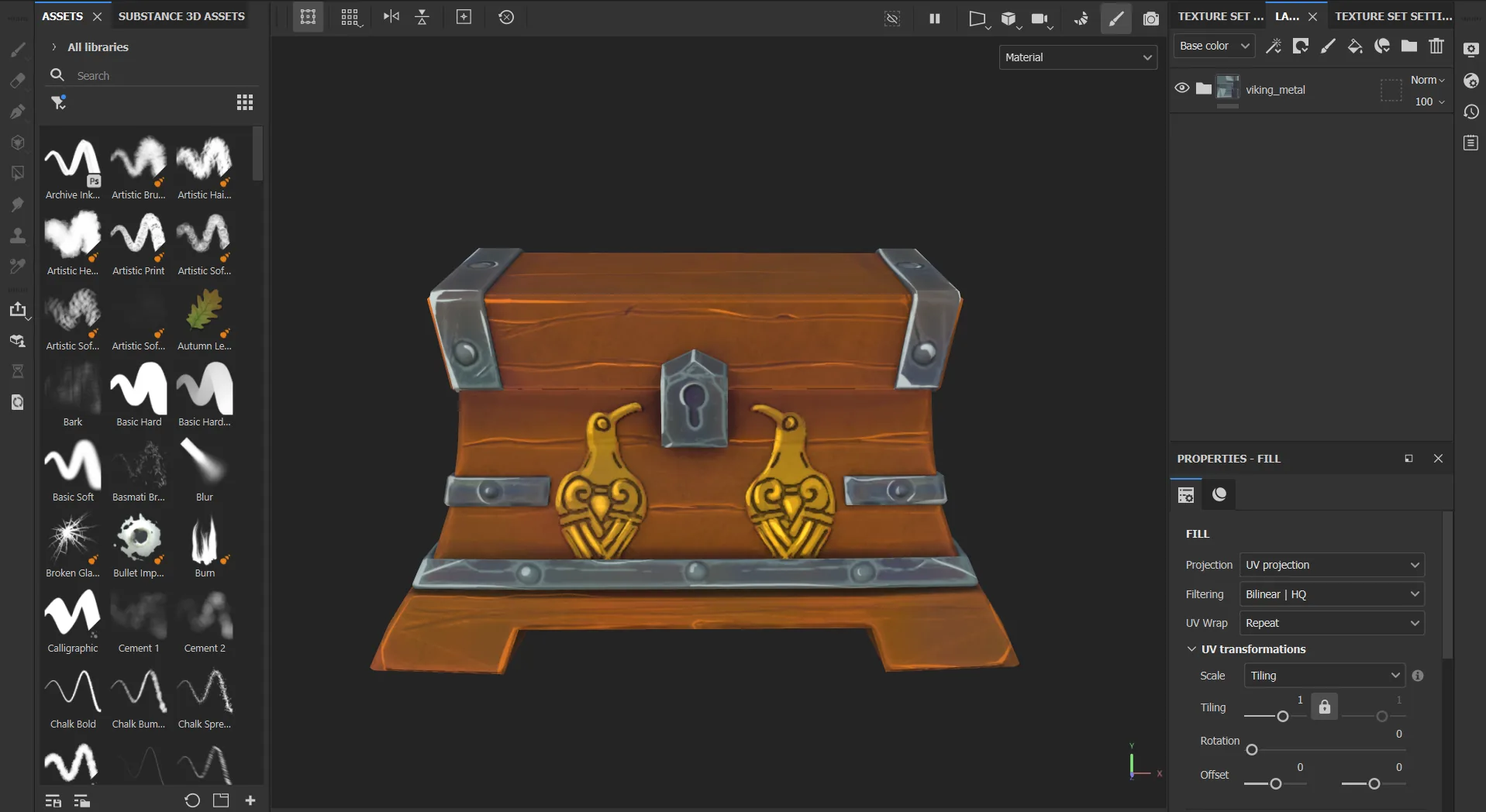在 Substance 3D Painter 中制作智能材质 Substance 3D Painter 界面截图:画面中央是一只贴好木纹与金属包角的木箱,左侧是 Alpha 素材库,右侧是材质集、图层堆栈与填充图层属性面板